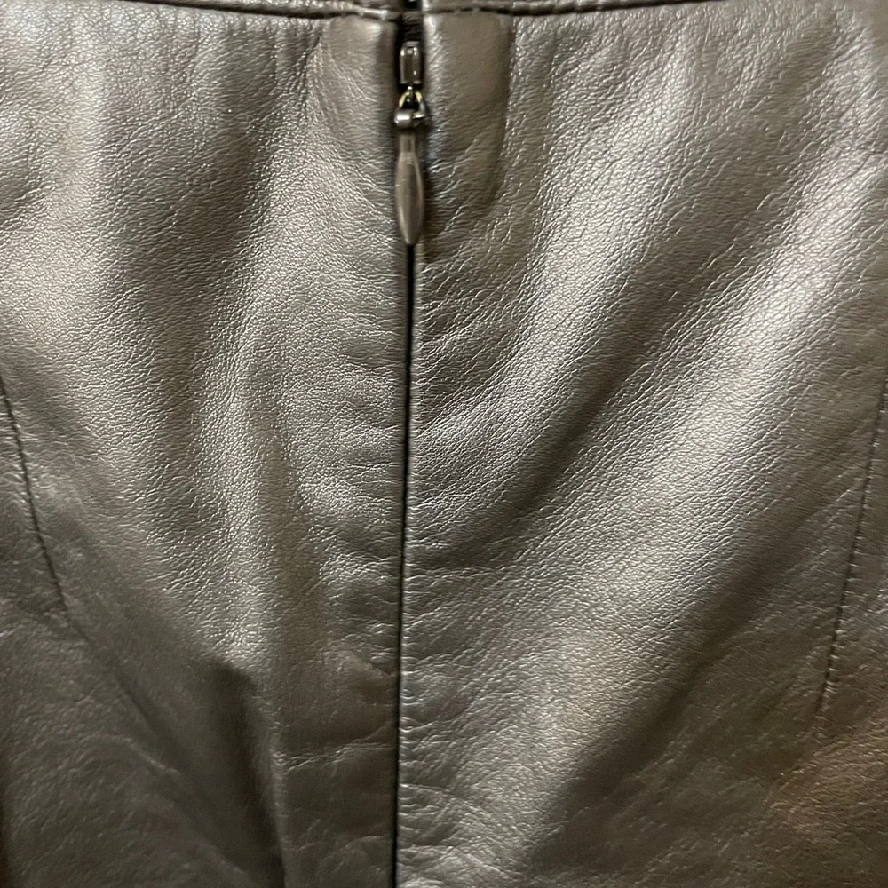 Laundry by Shelli Segal size 6 Black Leather Pencil skirt with ruffle - Picture 6 of 6